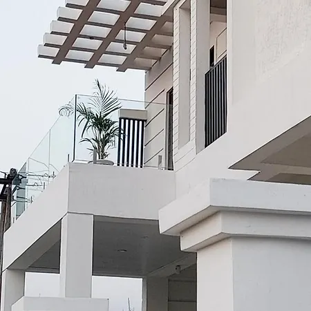 Saya'S Abode - Railview Suites Tezpur Exterior photo