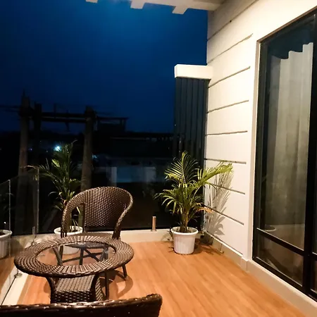 Saya'S Abode - Railview Suites Tezpur Exterior photo