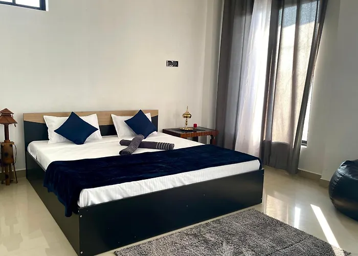 Saya\'S Abode - Railview Suites