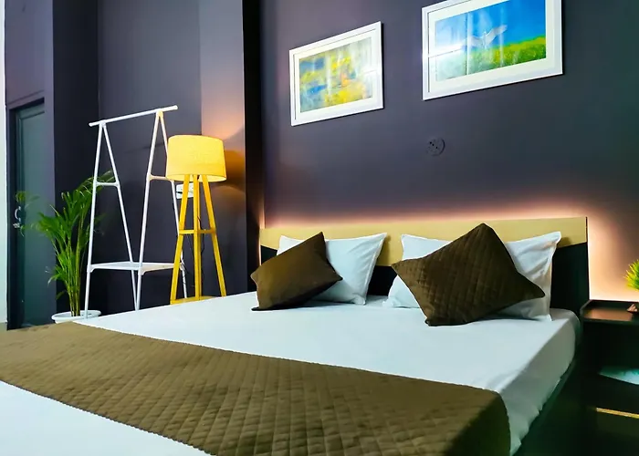 Saya\'S Abode - Railview Suites