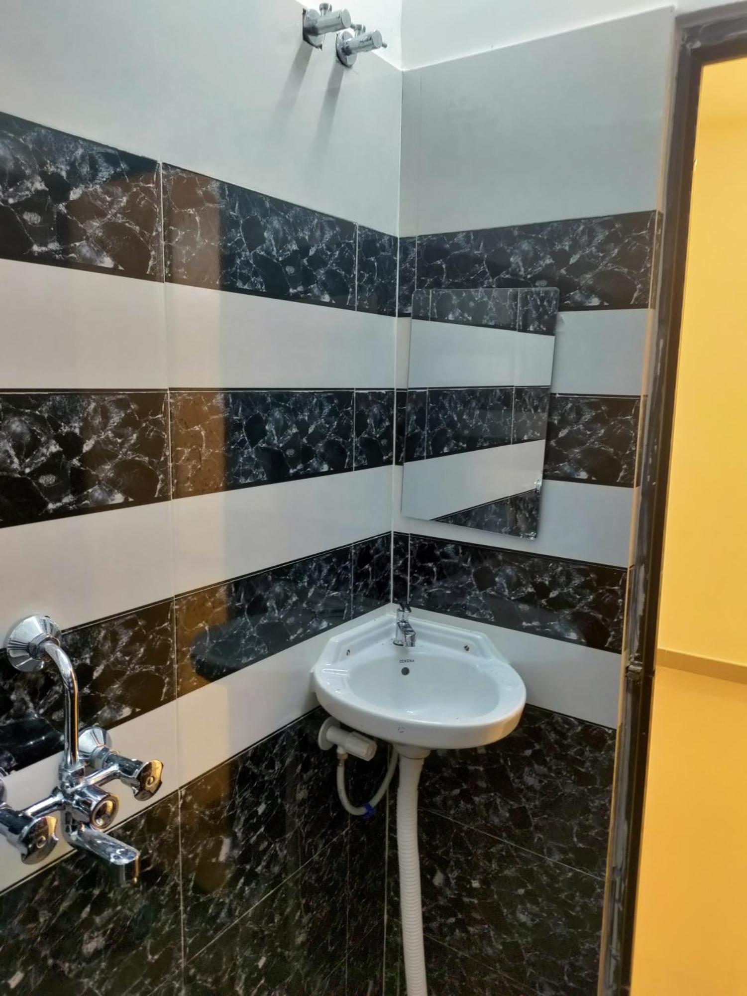 Apartment Saya's Abode - Railview Tezpur