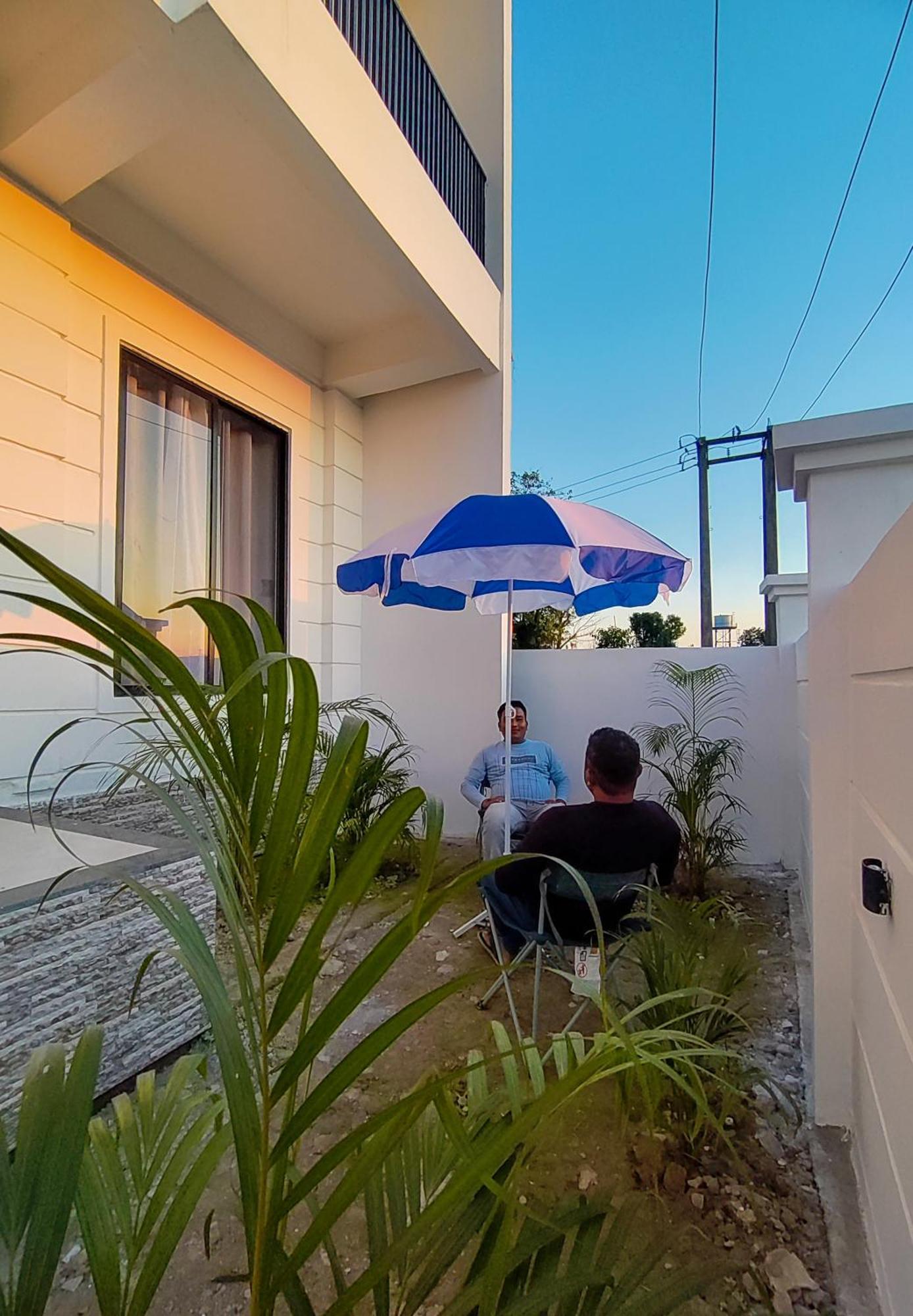 Saya's Abode - Railview