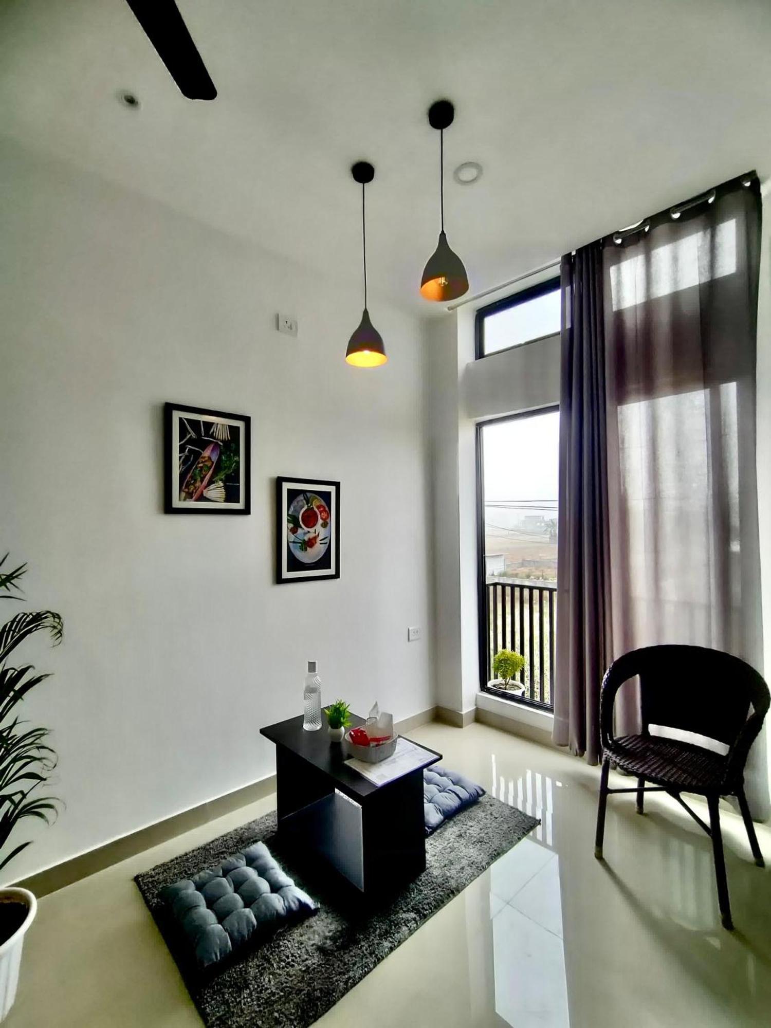 Saya's Abode - Railview