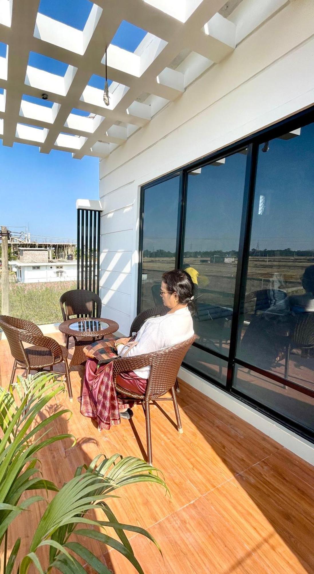 Saya's Abode - Railview *