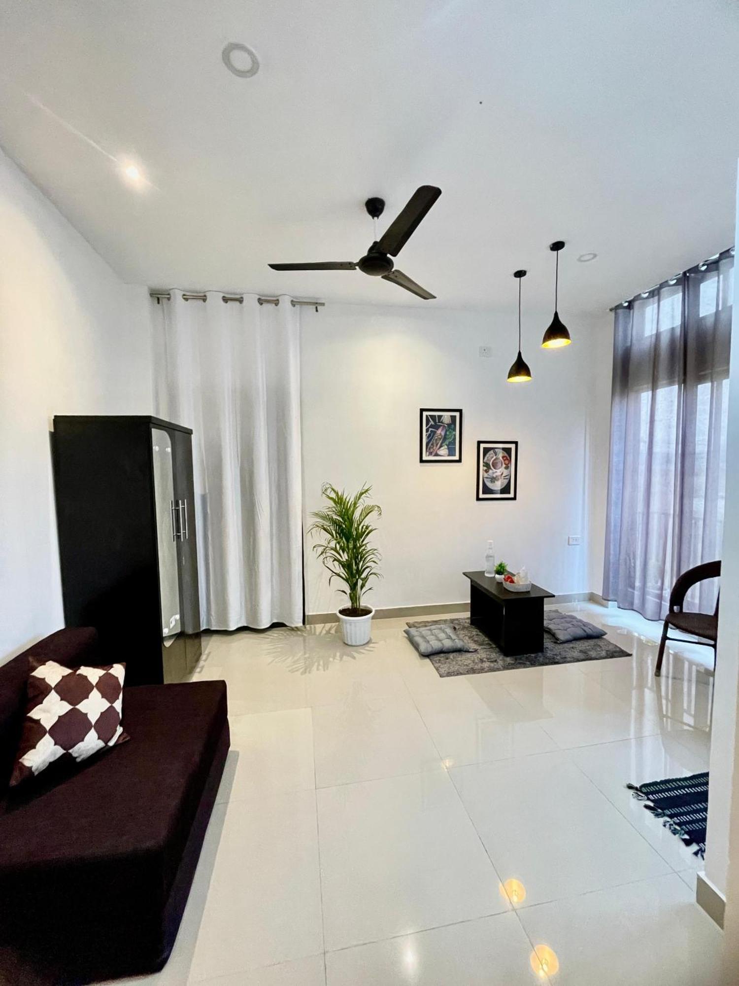 Saya's Abode - Railview