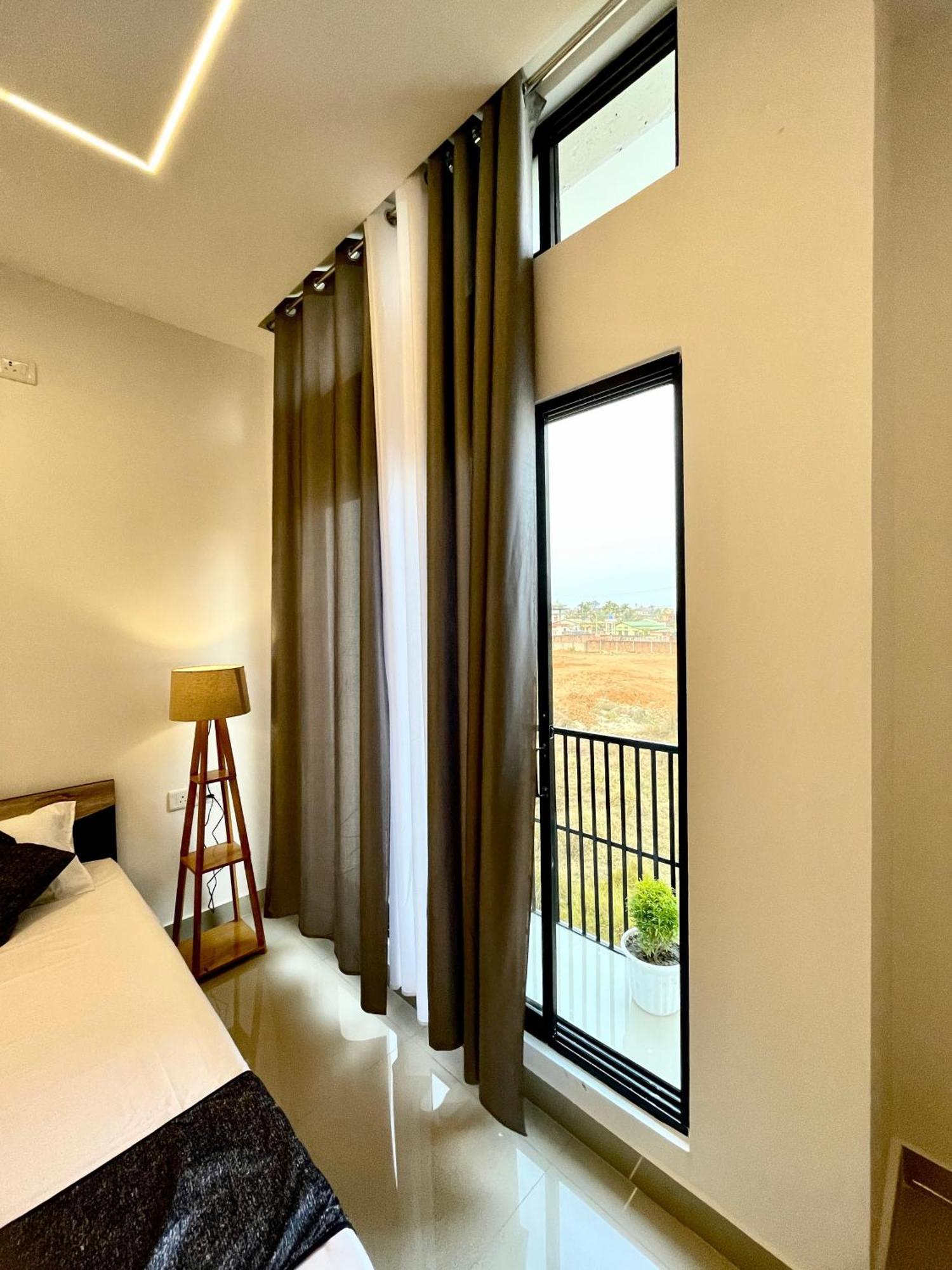 Saya's Abode - Railview *