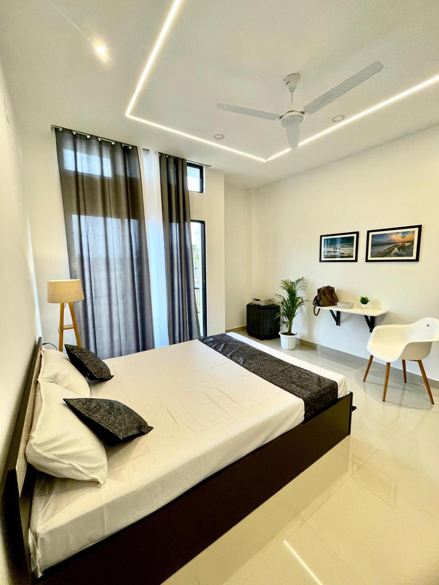 Saya's Abode - Railview