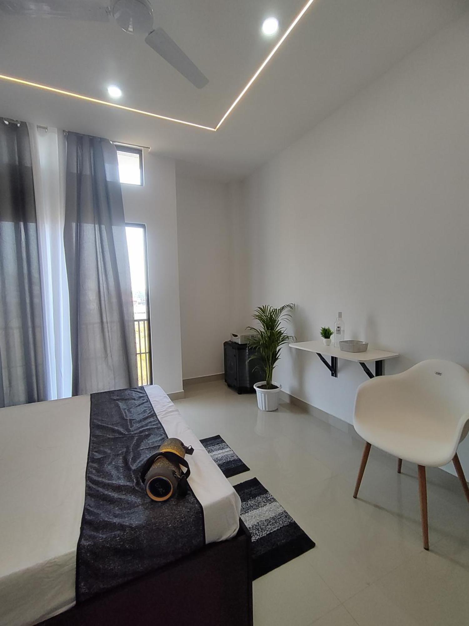Saya's Abode - Railview