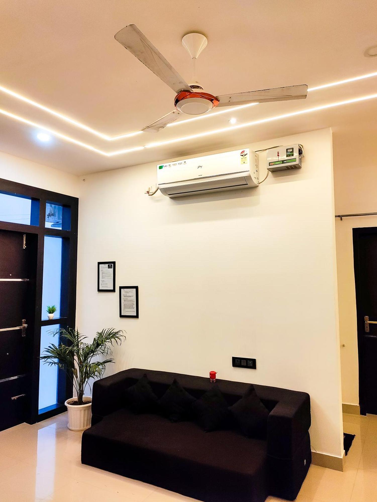 Saya's Abode - Railview Apartment *