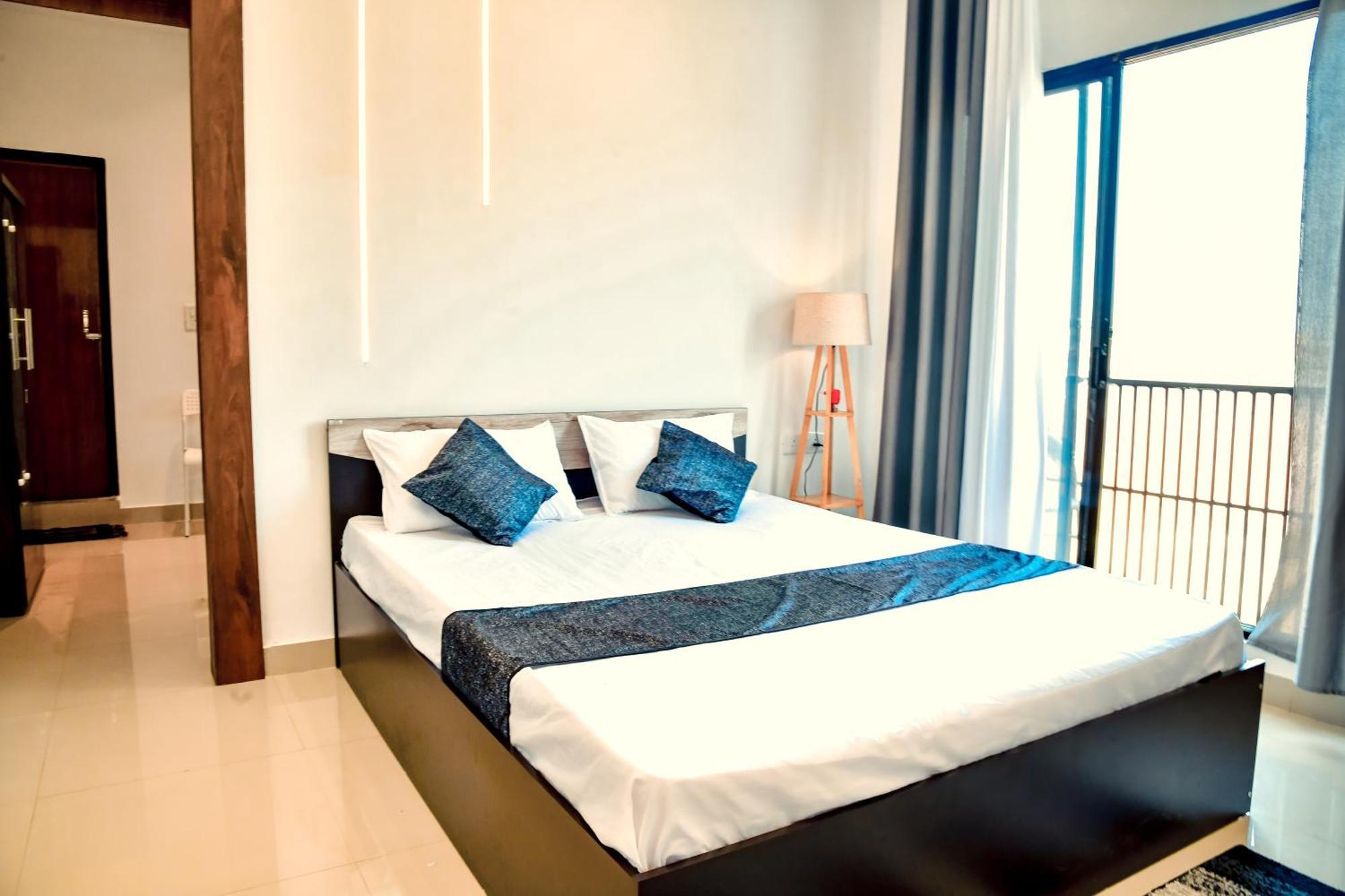Saya's Abode - Railview Apartment